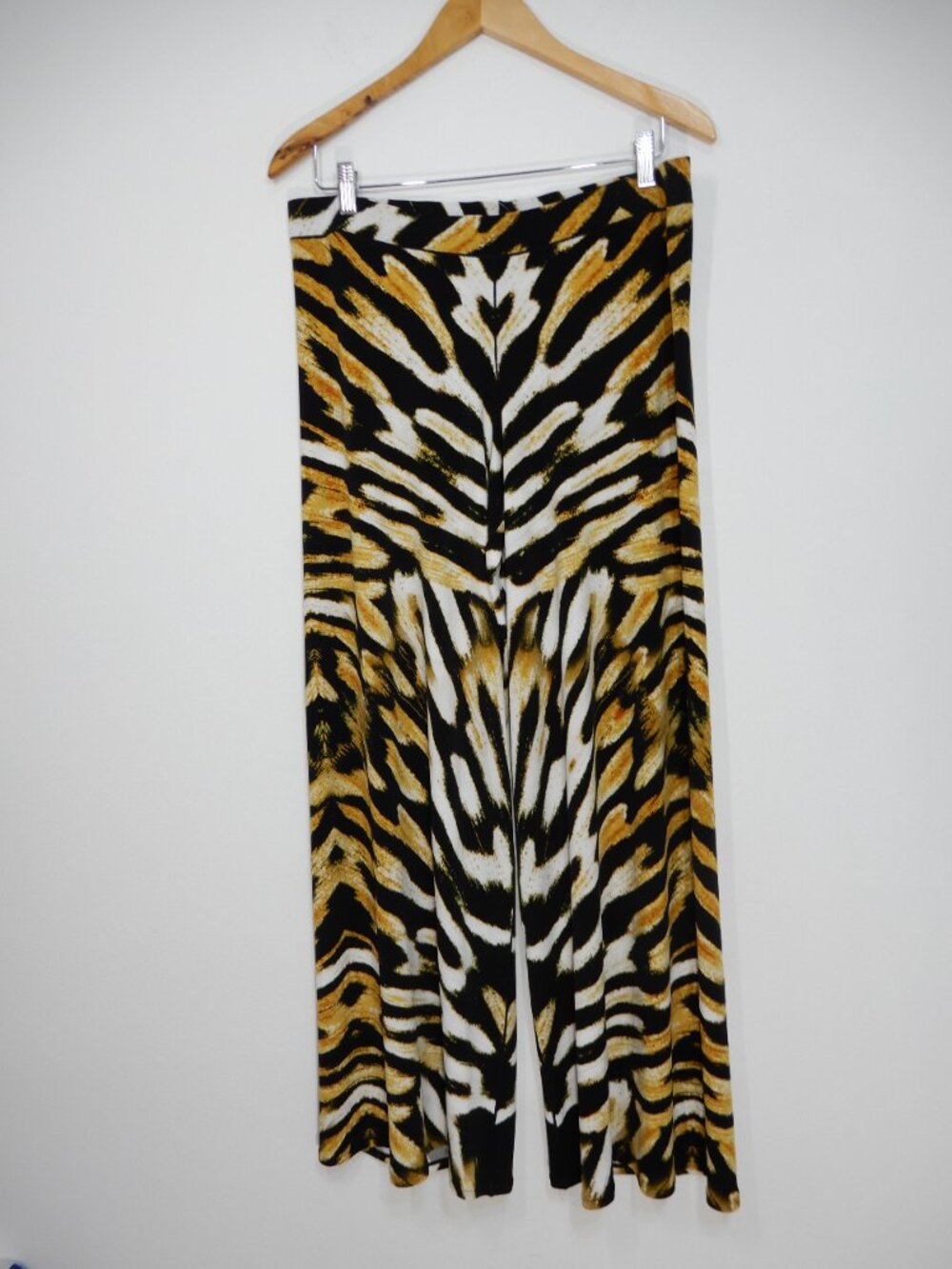 Eva Varro Tristan Elastic Waist Wide Leg PANTS Size L Animal Printed Stretch NEW - Picture 3 of 6